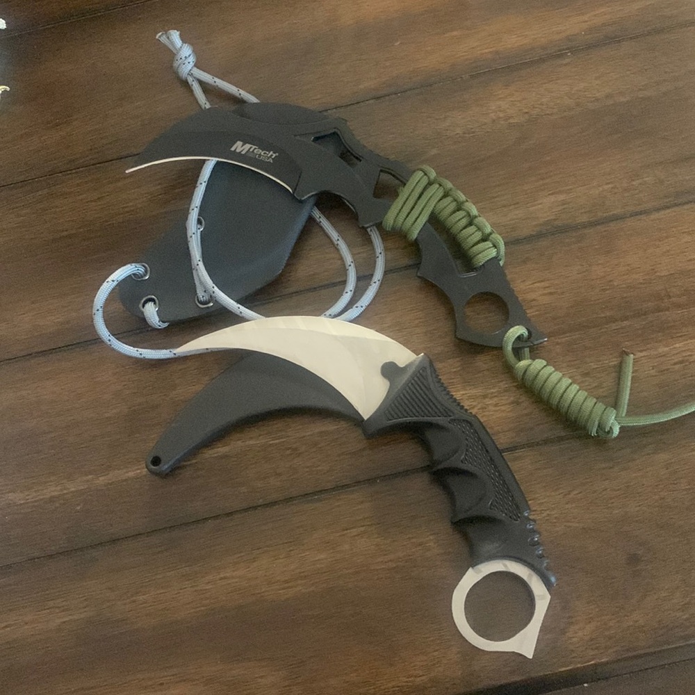 2 MTech Karambit knives